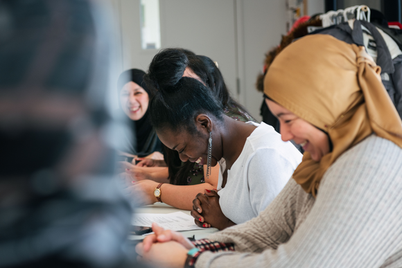 Un réseau de centres de femmes implantés dans les quartiers et villes du Grand Montréal.