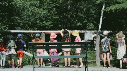 Les camps de vacances : un tremplin pour les enfants de milieux défavorisés